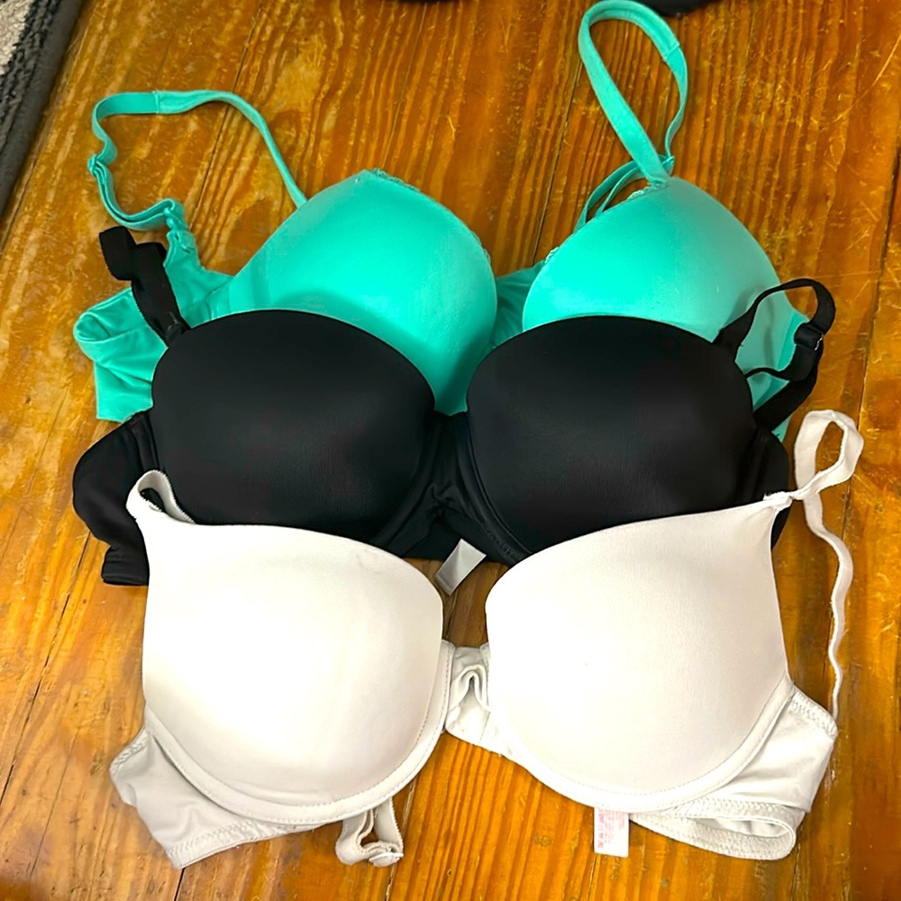Victoria’s Secret bra bundle